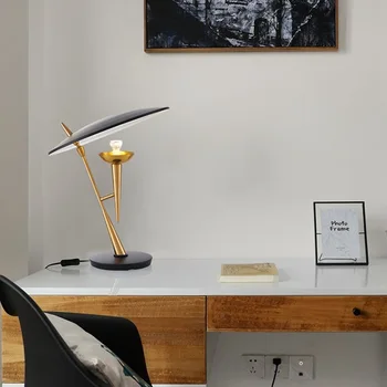 Mūsdienu vienkāršas dzīvojamās istabas galda lampas atsevišķu apdare, led dizainere ins Ziemeļvalstu klasiskās guļamistabas gultas galda lampa